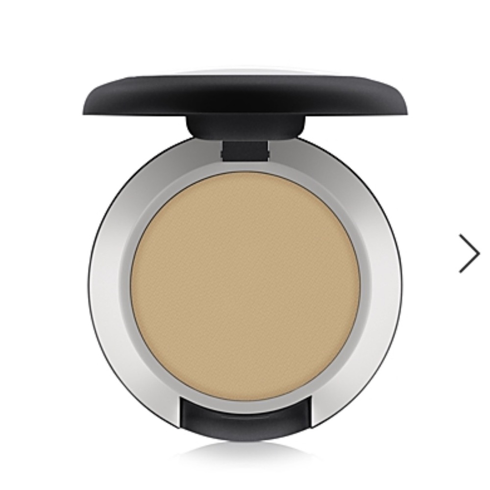 Mac eyeshadow color Per Suede Me